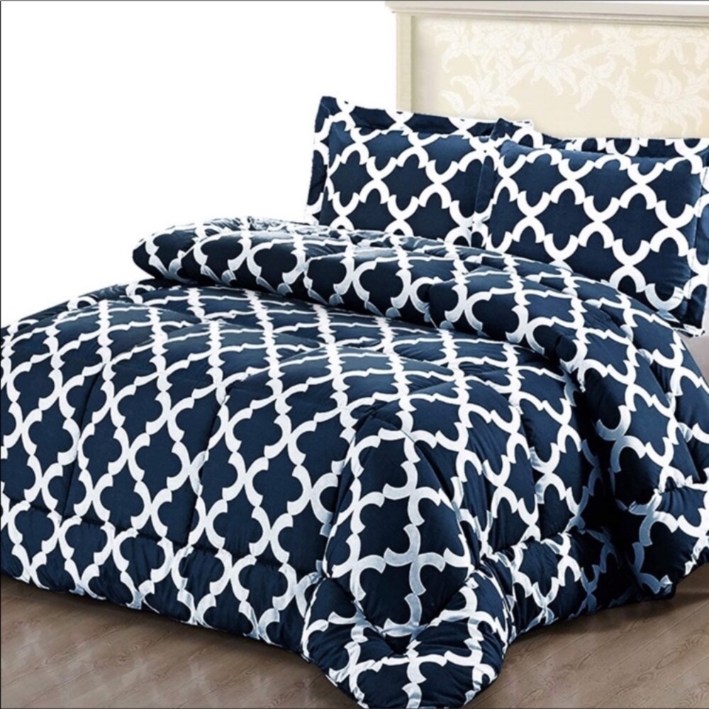 🎀 Down Alternative Comforter + 2 shams New 🎀
